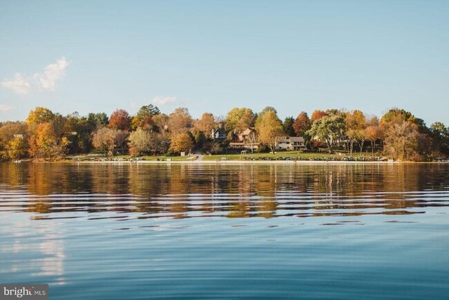 Building Photo - 7011 Fox Chase Rd