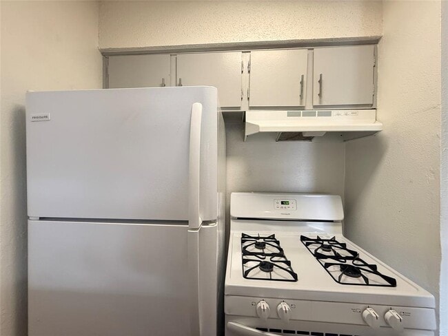 Building Photo - 2607 Ektom Dr