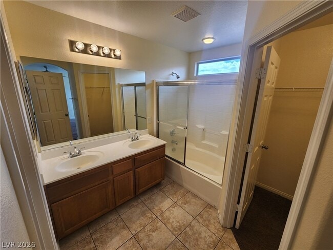 Building Photo - 9319 Fitzwilliam Ave