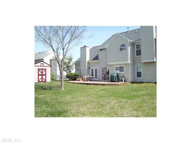 Building Photo - Holland Pines