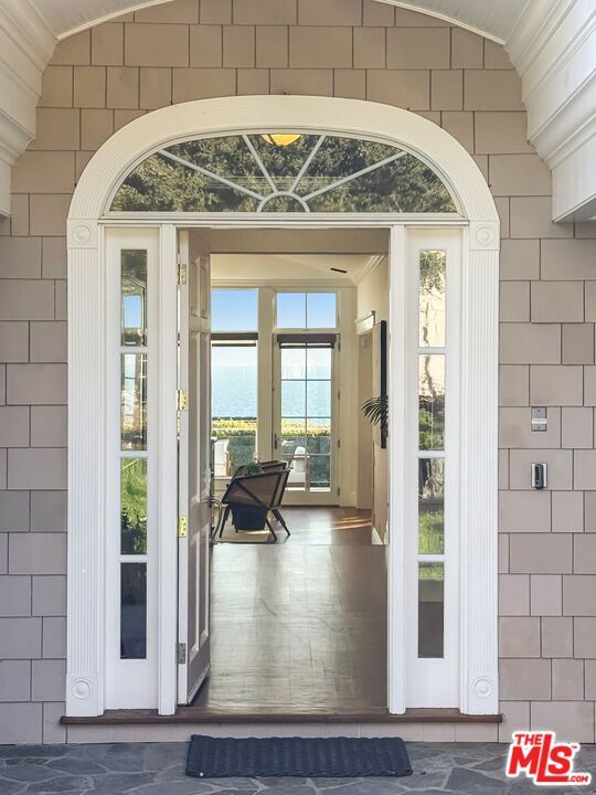 Building Photo - 7335 Birdview Ave