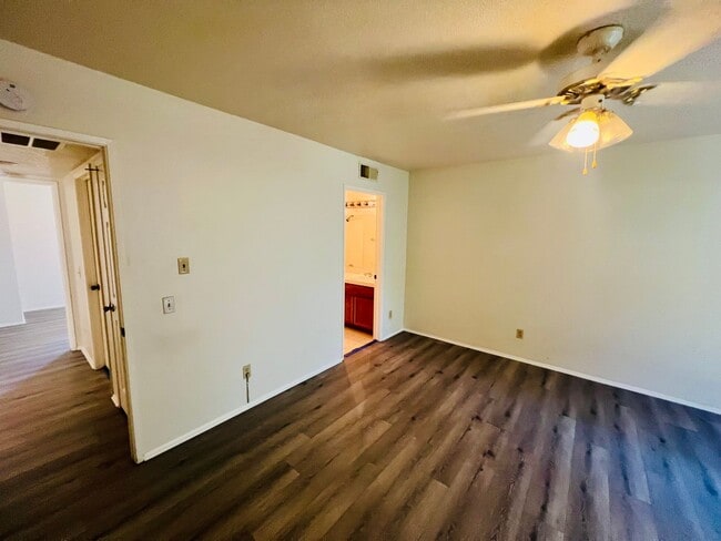 Building Photo - Two Bedroom Rental Home in Jess Ranch Avai...