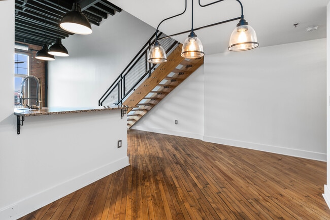 Building Photo - 2003 Brooklyn St