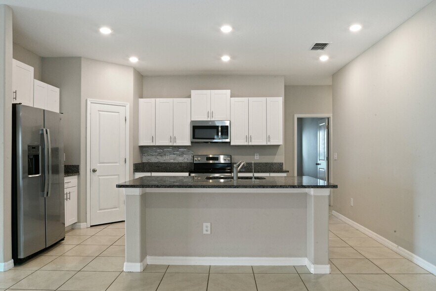 Building Photo - 5436 Blue Azure Dr