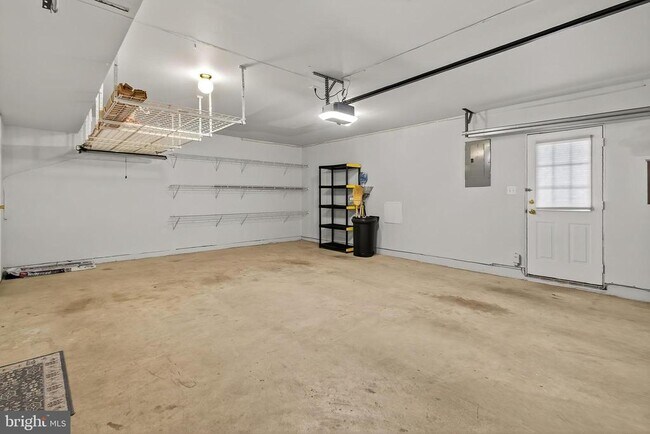 Building Photo - 43722 Cadbury Terrace