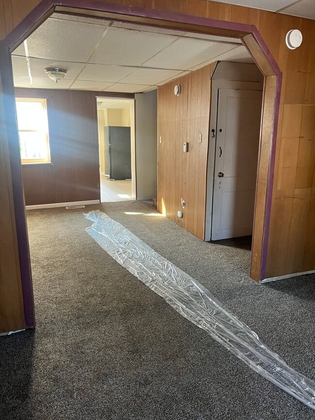 Building Photo - 2 Bedroom with a Bonus Room and Large Yard