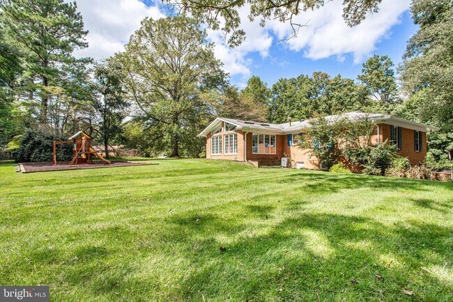 Building Photo - 9801 Orchid Cir
