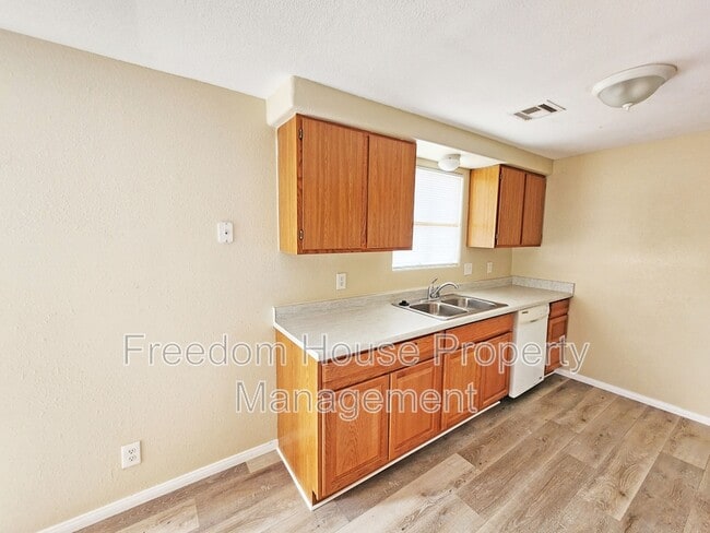 Building Photo - 1444 Star Rd