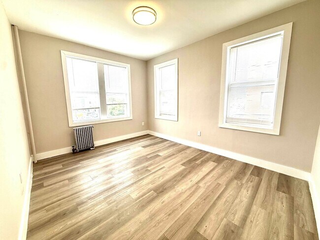 Building Photo - 6002 Hudson Ave
