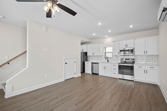 Building Photo - Live on Parker Townhome - Rockwater Village