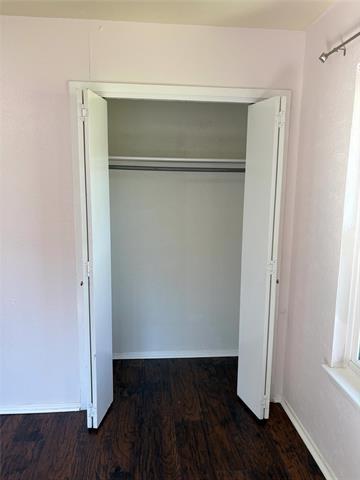 Building Photo - 2402 Leslie St