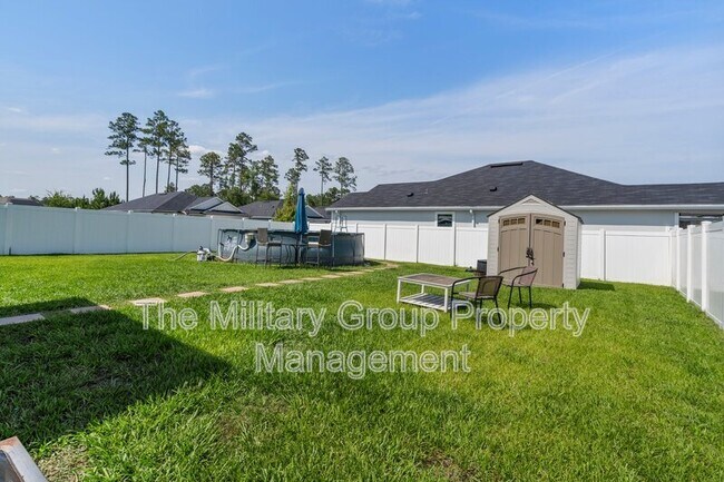 Building Photo - 2522 Lantana Ln