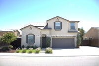 Building Photo - 4Bed/3 Bath Home in Central High East High...
