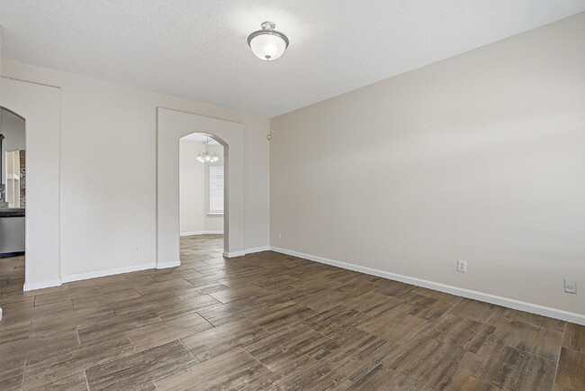 Building Photo - 4 Bed 2 Bath home in 79928