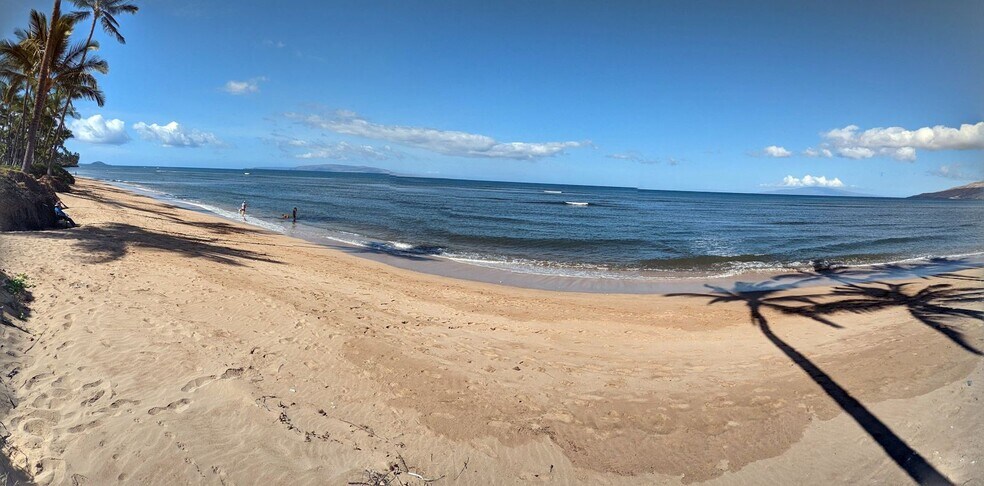made a panorama shot for fun - 1450 S Kihei Rd