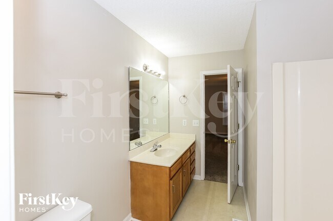 Building Photo - 268 Southaven Ct