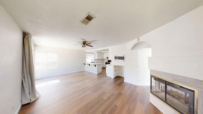 Building Photo - 34907 Summerwood Dr