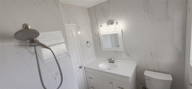 Building Photo - 200 NW 9th St