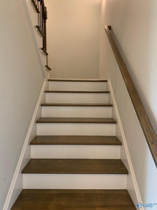 Building Photo - 22883 Ledges Dr