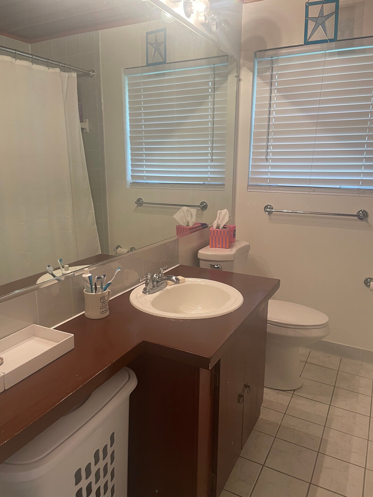 Full bath is in perfect condition, as the whole house is! - 9707 Bristol Ave
