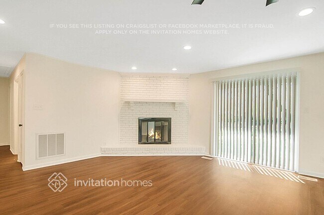 Building Photo - 232 Sandlewood Dr