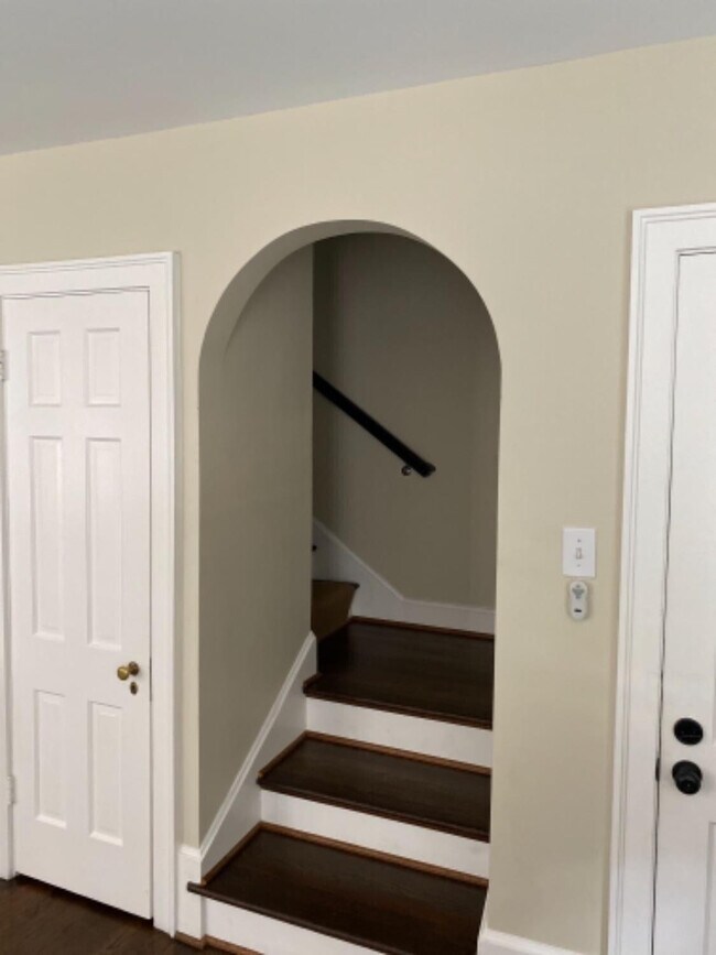 Building Photo - 318 Arcadia Park