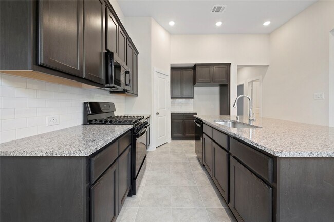Building Photo - 820 Sendero Trail