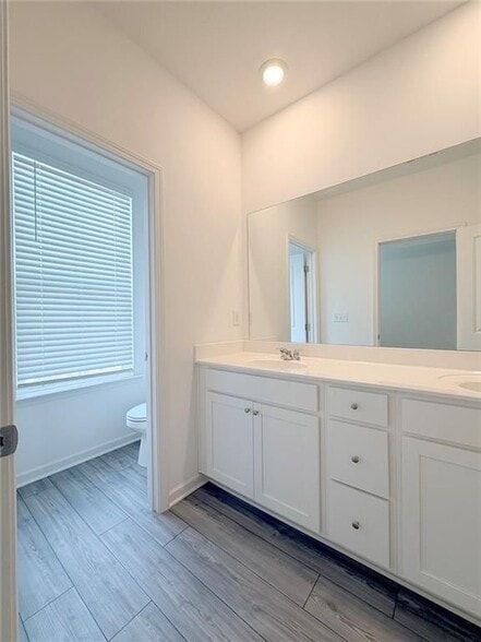 Building Photo - 711 Cordele Ln