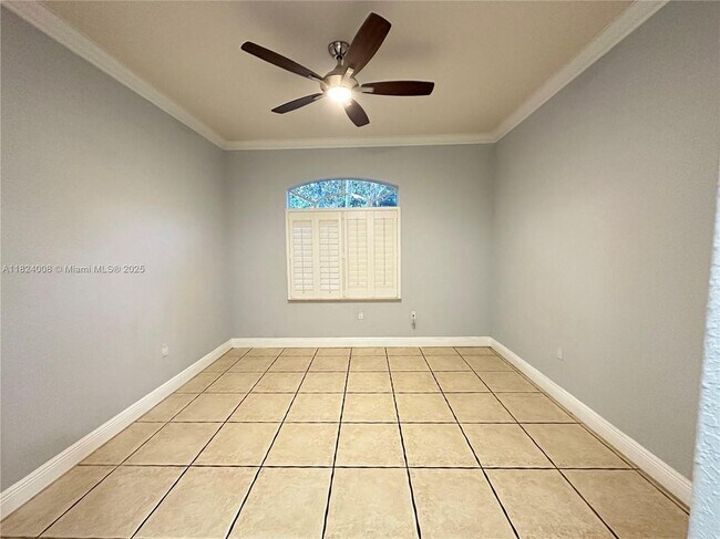 Building Photo - 2841 Poinciana Cir