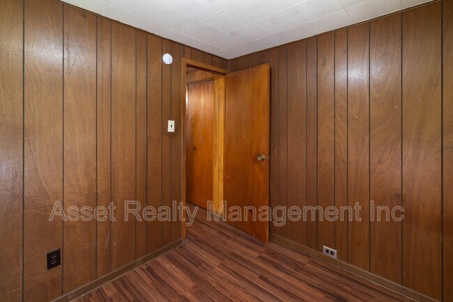 Building Photo - 102 Wainwright Rd