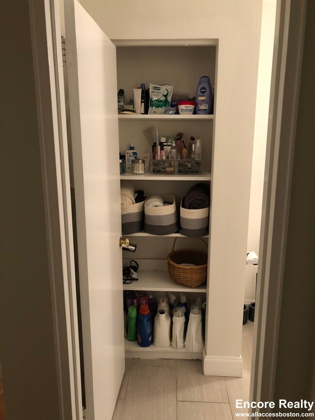 Building Photo - 65 Chiswick Rd