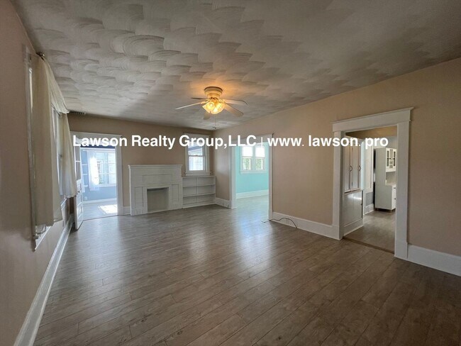 Building Photo - Charming Grandin Court House with Detached Garage and In Law Suite
