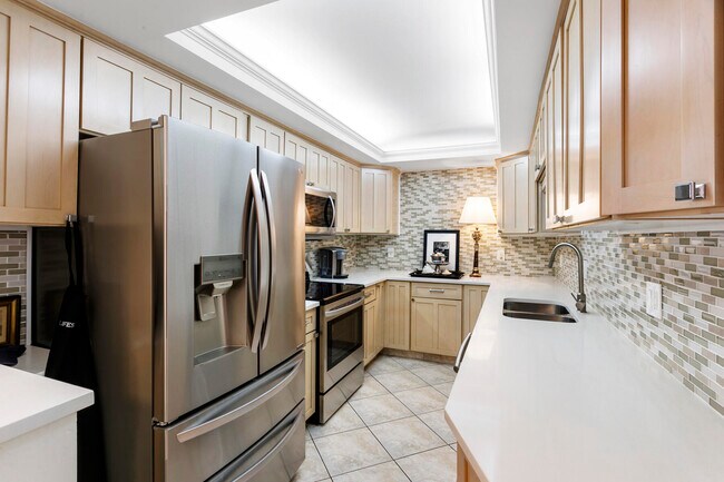 Building Photo - 2773 S Ocean Blvd