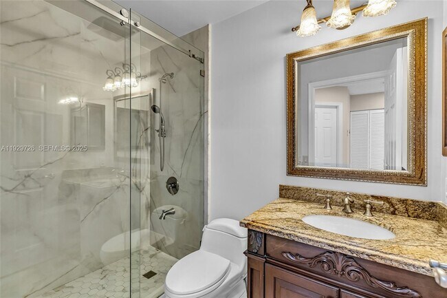 Building Photo - 949 Tanglewood Cir