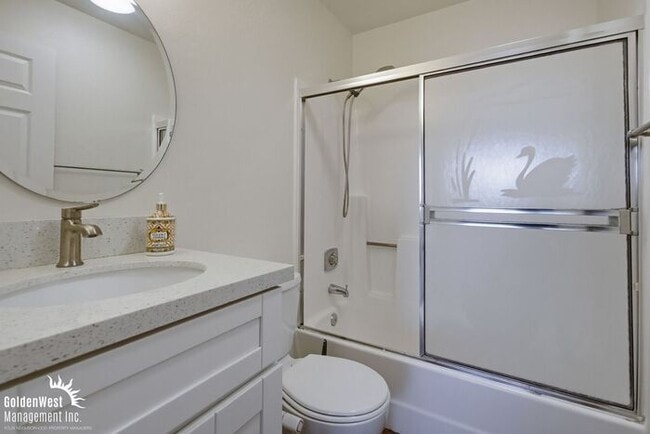 Building Photo - Updated 2Bdm 2Ba Apartment with Community Pool in the Heart of Normal Heights!