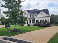 Building Photo - Stunning Luxury Home with 5 Bedrooms and 5...