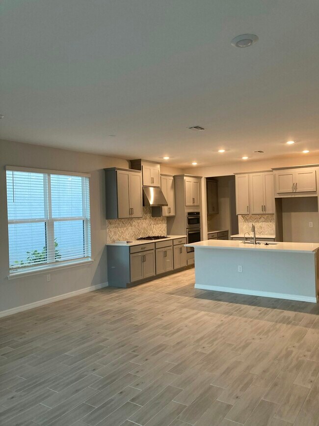 Building Photo - 15333 Isla Palma Ln