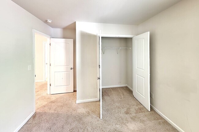Building Photo - 1218 Oak Haven Dr