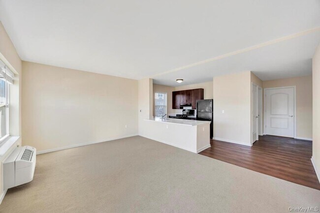 Building Photo - 3 Meadows Ln