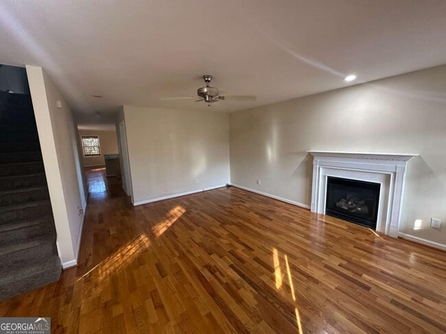 Building Photo - 685 Garibaldi St SW