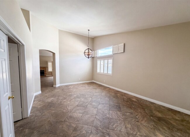 Building Photo - 3630 Vanderbilt Dr