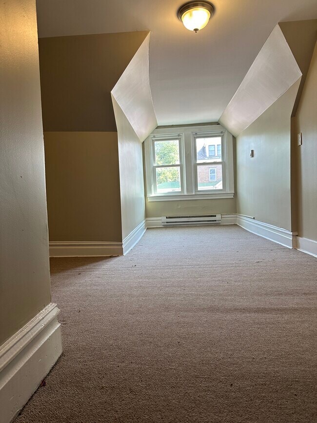 Building Photo - 48 Maytide St