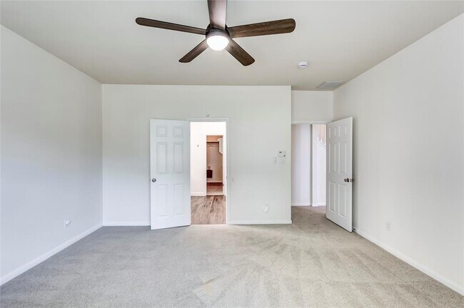 Building Photo - 15617 Pumpkin Ridge Dr