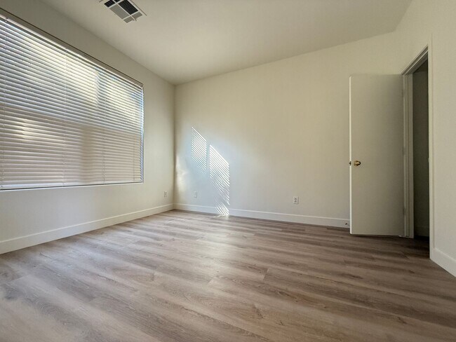 Building Photo - 8971 College Green St