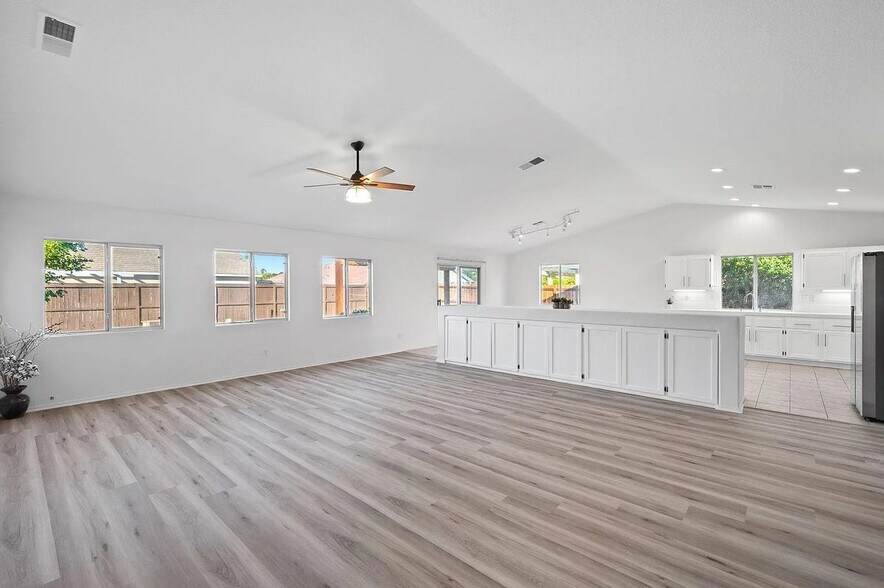 Building Photo - 41617 Beadling