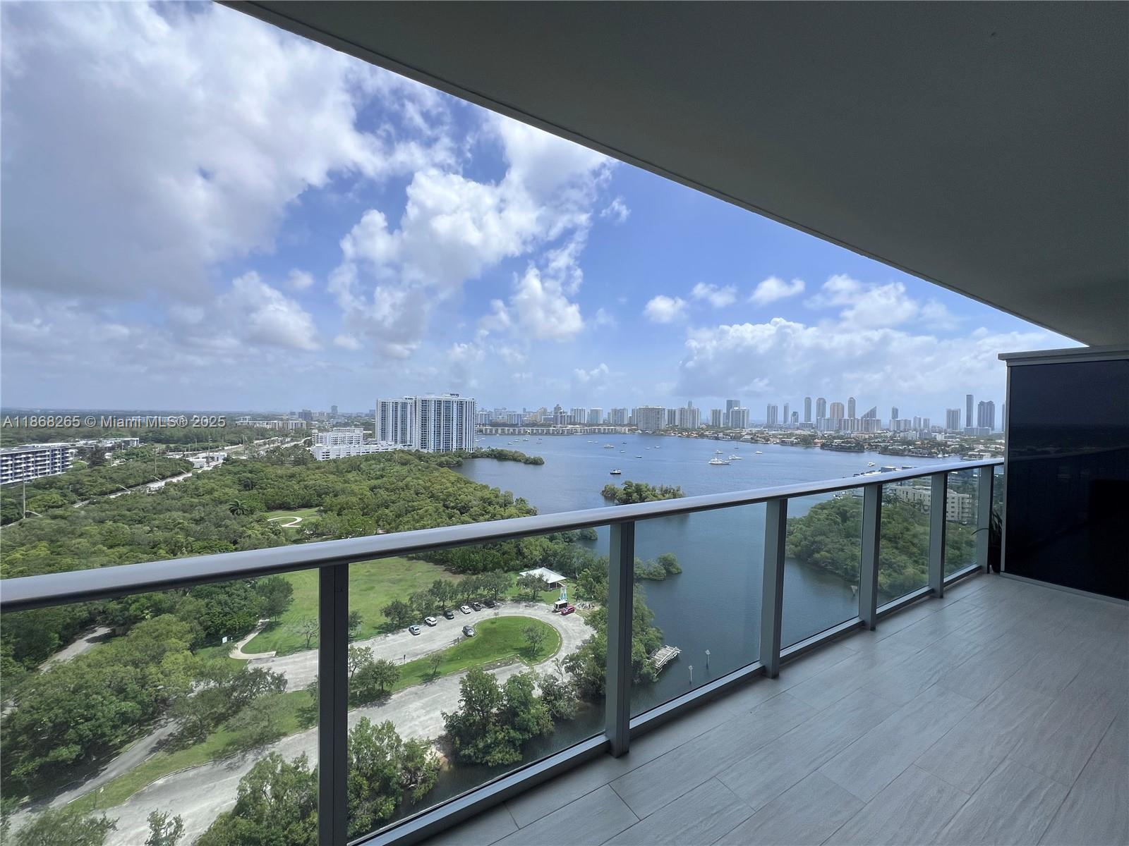 Building Photo - 16385 Biscayne Blvd