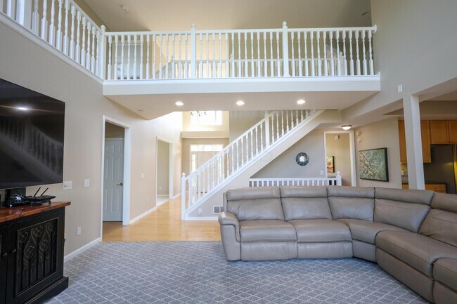 Building Photo - 7704 Gateway Ln