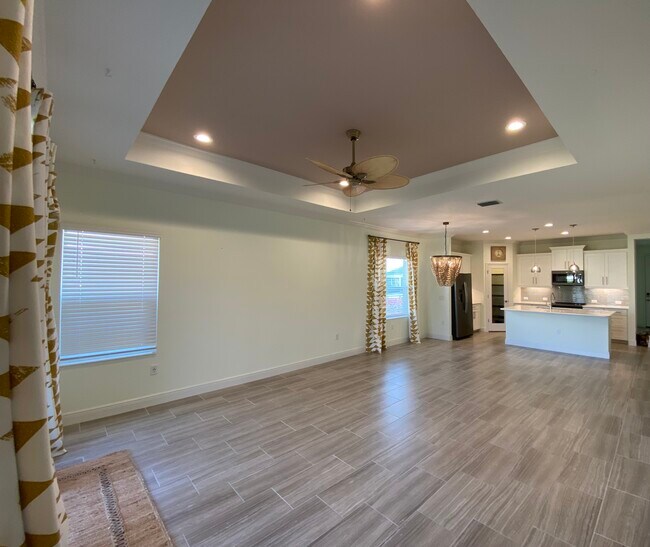 Building Photo - 16966 Rosedown Glen