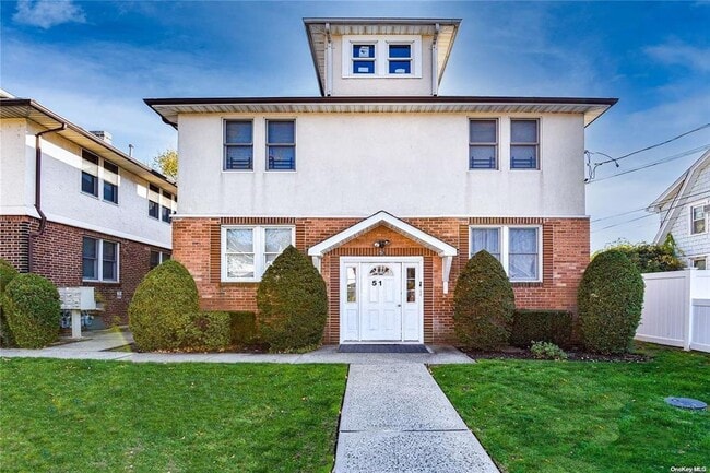 Primary Photo - 51 Thorman Ave