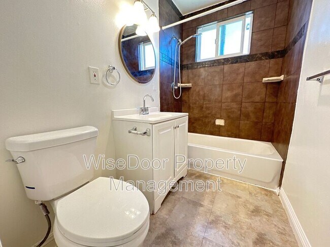 Building Photo - 14631 Christine Dr